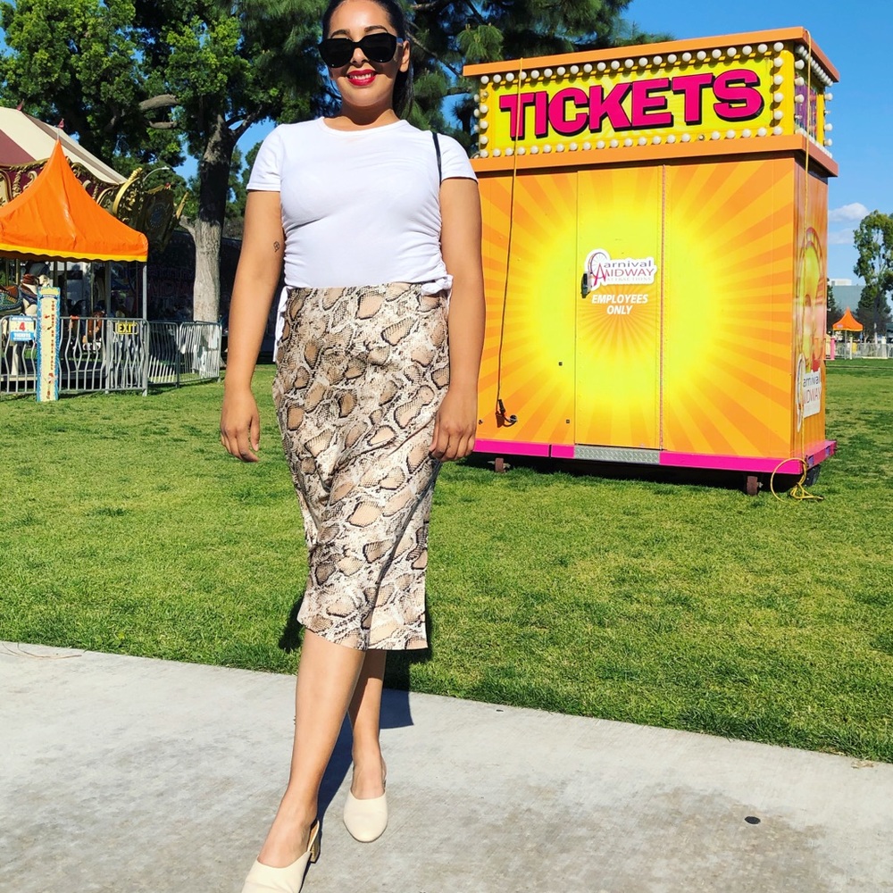 🎉 SALE! Snakeskin Print Midi Skirt - Picture 3 of 12